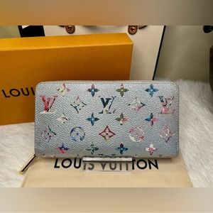 🔥NEW UNUSED! RFID Louis Vuitton•FW22 Monogram Garden Zippy Wallet